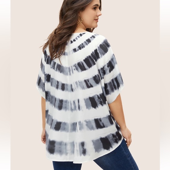 BloomChic Plus Size Tie Dye Metal Detail Batwing Sleeve Blouse - Picture 3 of 7